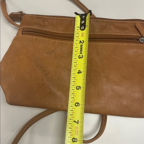 ili NY Embossed Tan Leather Crossbody RFID Protection Bag w/ 4 compartments - Picture 8 of 13